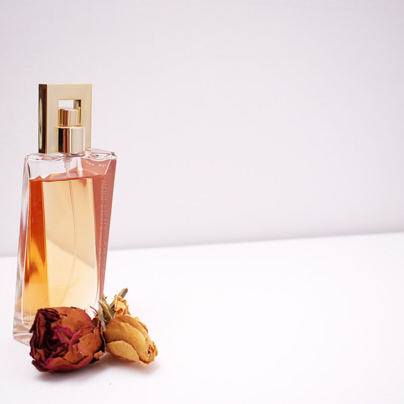 Jakie perfumy do pracy wybrać? Charakterystyka perfum dla niej i dla niego